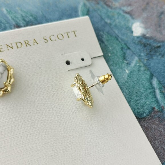 Kendra Scott Piper Gold White Howlite Stud Earrings New w/dust bag - Picture 3 of 3